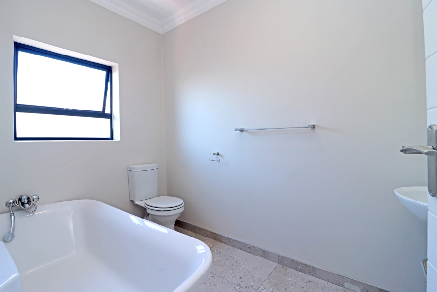 5 Bedroom Property for Sale in Kyalami Glen Estate Gauteng