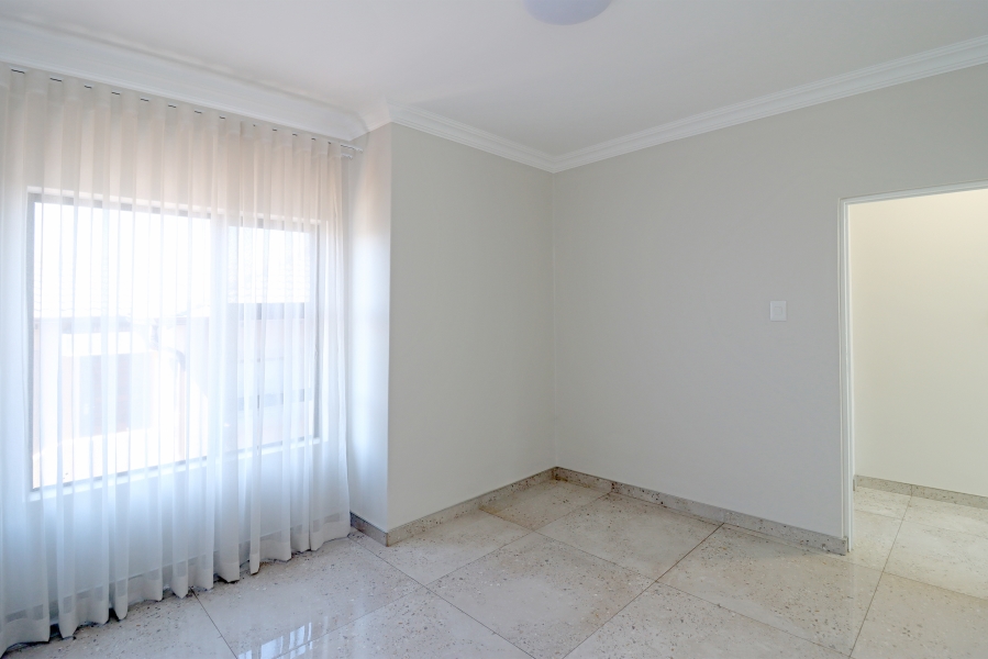 5 Bedroom Property for Sale in Kyalami Glen Estate Gauteng