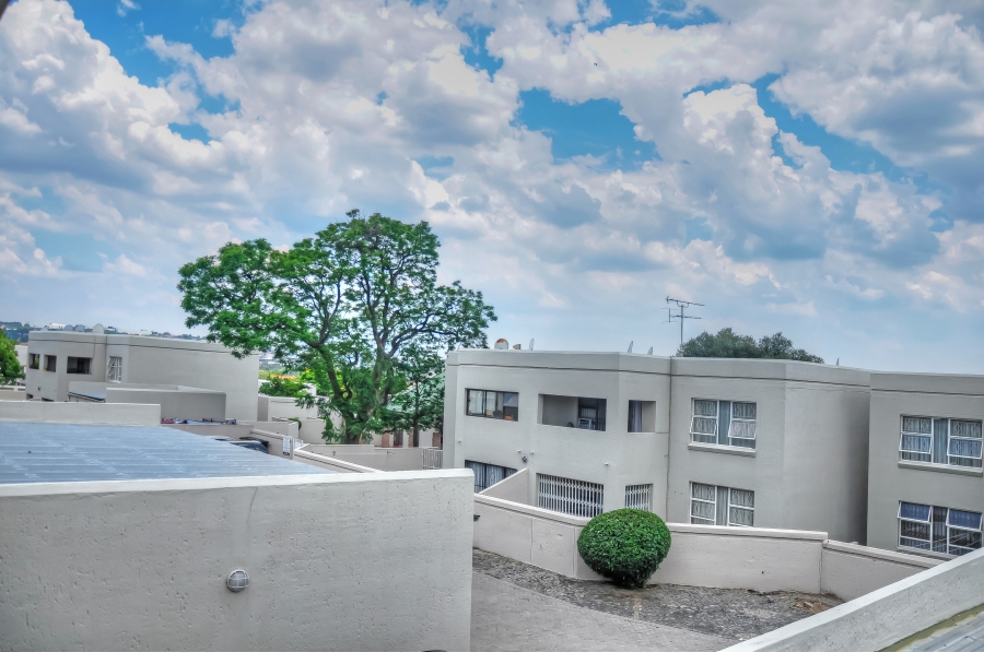 2 Bedroom Property for Sale in Vorna Valley Gauteng