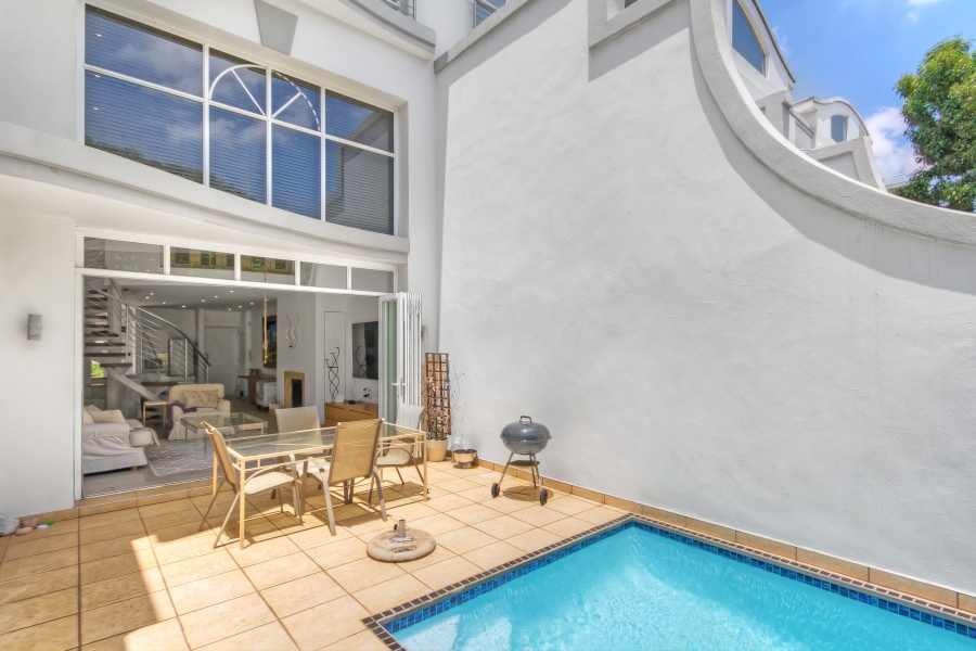 To Let 2 Bedroom Property for Rent in Illovo Gauteng