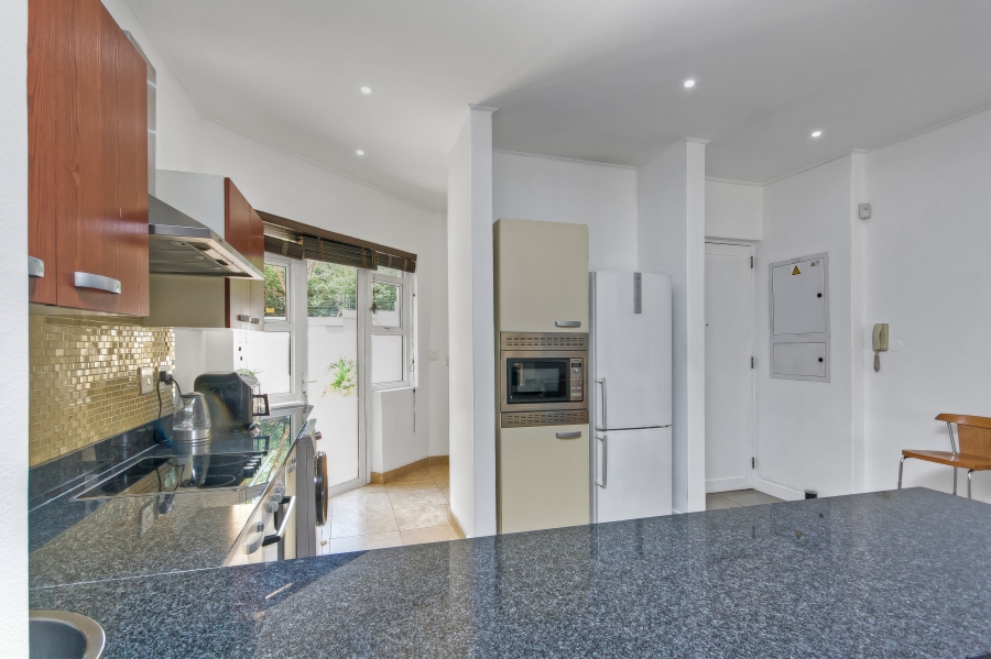 To Let 2 Bedroom Property for Rent in Illovo Gauteng