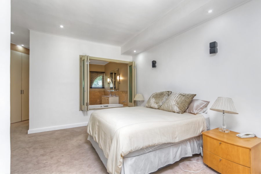 To Let 2 Bedroom Property for Rent in Illovo Gauteng