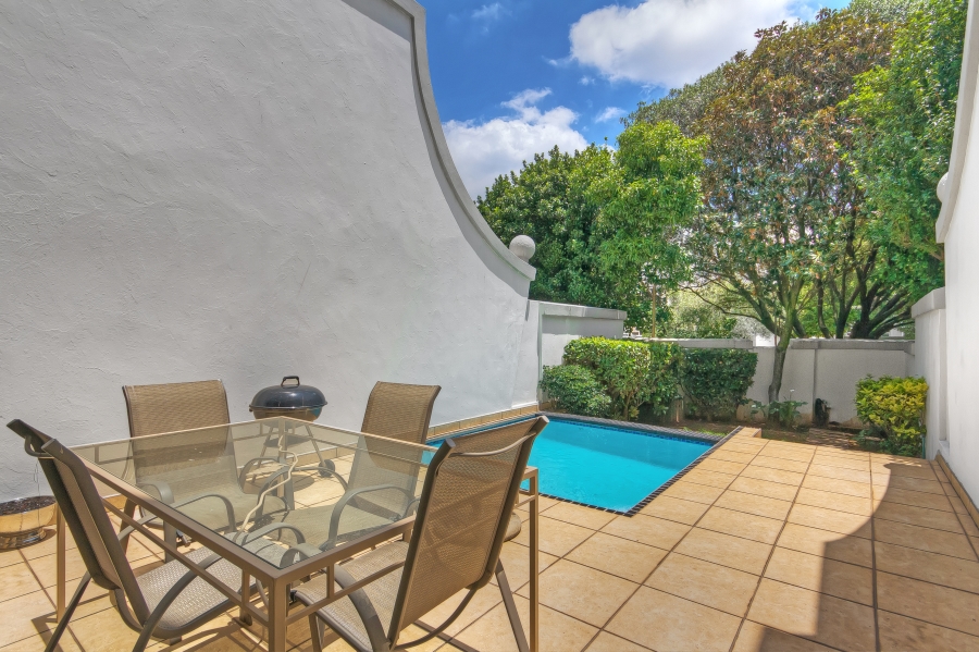 To Let 2 Bedroom Property for Rent in Illovo Gauteng