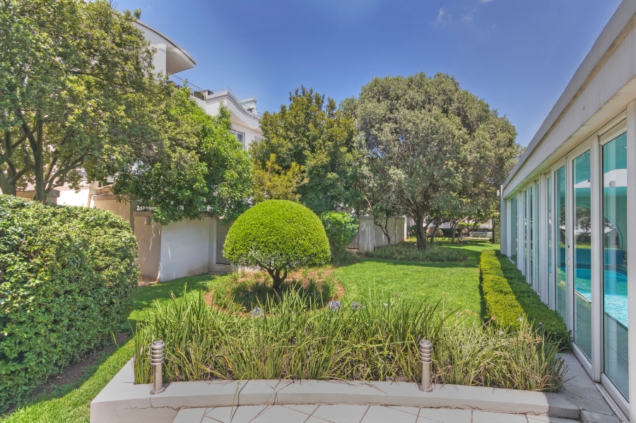 To Let 2 Bedroom Property for Rent in Illovo Gauteng