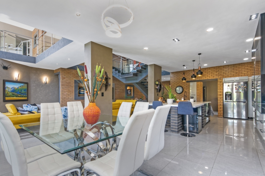 4 Bedroom Property for Sale in Carlswald Gauteng