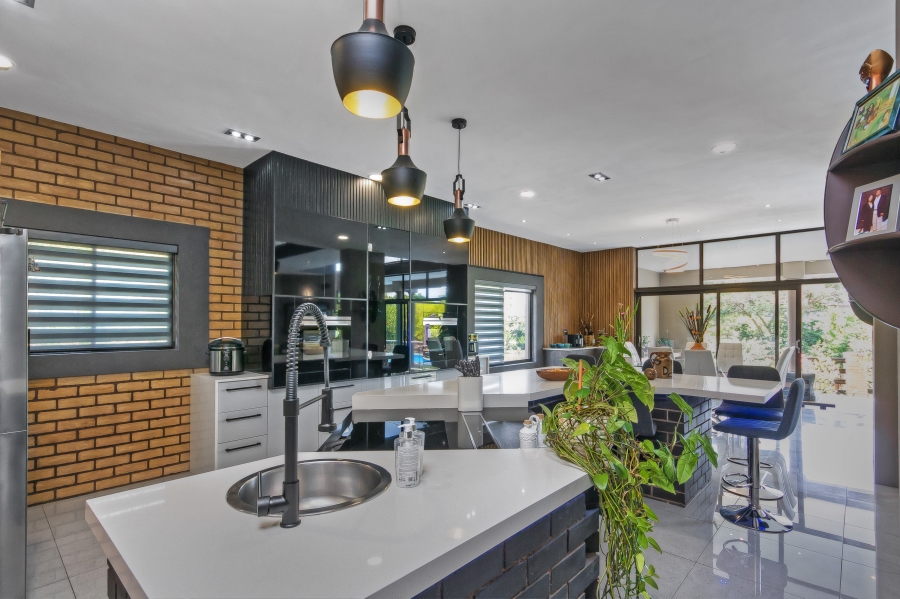 4 Bedroom Property for Sale in Carlswald Gauteng