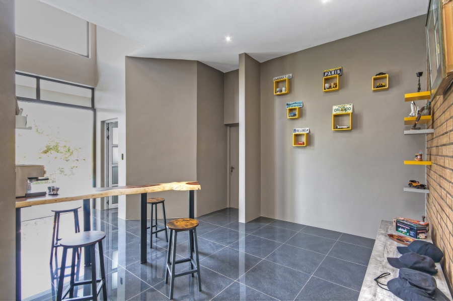 4 Bedroom Property for Sale in Carlswald Gauteng