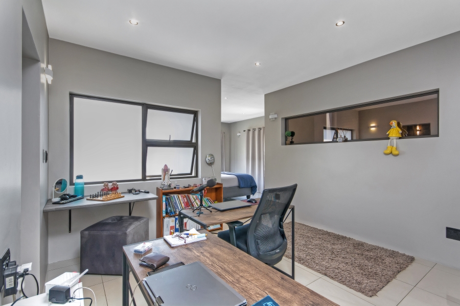 4 Bedroom Property for Sale in Carlswald Gauteng