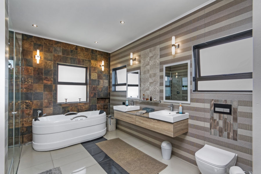 4 Bedroom Property for Sale in Carlswald Gauteng