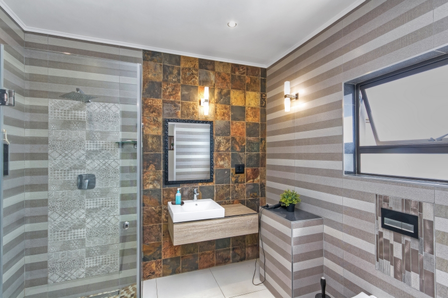 4 Bedroom Property for Sale in Carlswald Gauteng