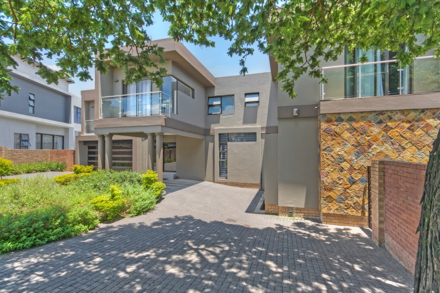 4 Bedroom Property for Sale in Carlswald Gauteng