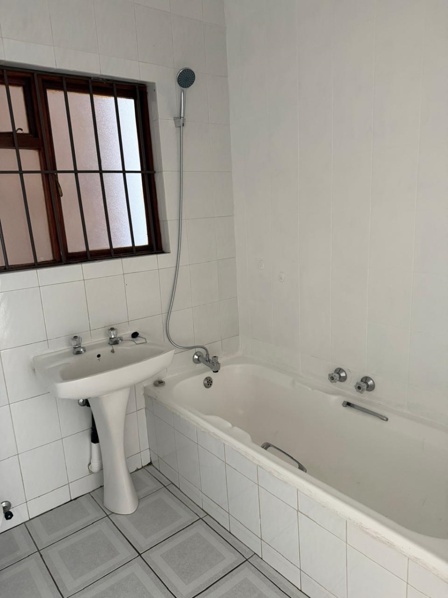 2 Bedroom Property for Sale in Bassonia Gauteng