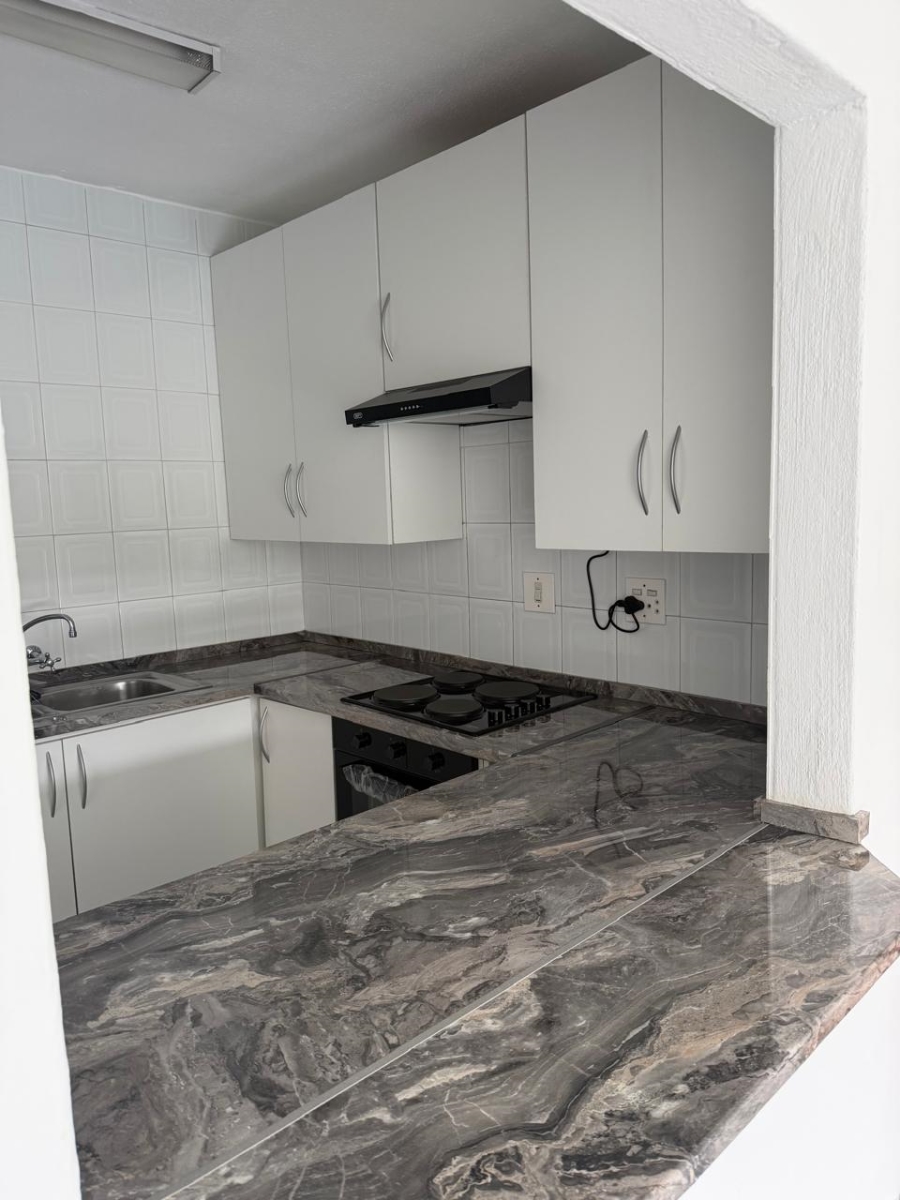 2 Bedroom Property for Sale in Bassonia Gauteng