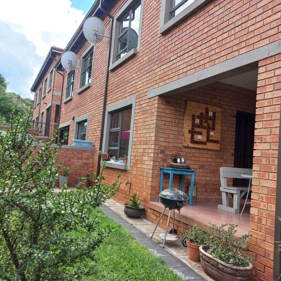 3 Bedroom Property for Sale in Helderkruin Gauteng