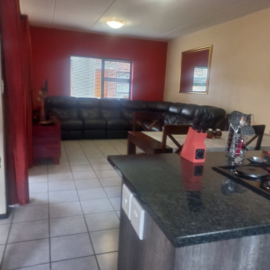 3 Bedroom Property for Sale in Helderkruin Gauteng