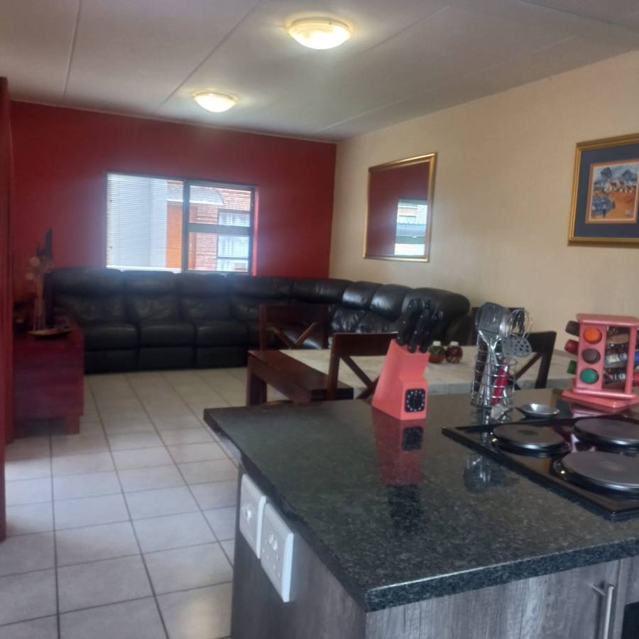 3 Bedroom Property for Sale in Helderkruin Gauteng