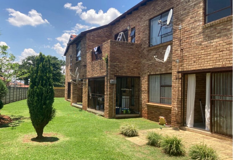 2 Bedroom Property for Sale in Willowbrook Gauteng