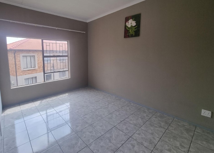2 Bedroom Property for Sale in Willowbrook Gauteng