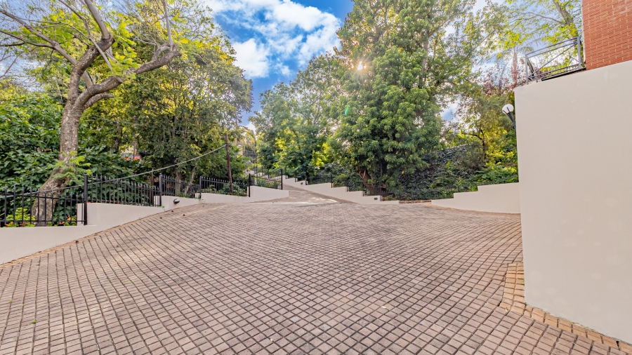 3 Bedroom Property for Sale in Floracliffe Gauteng