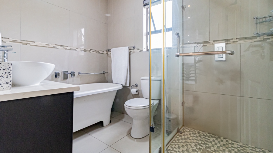 3 Bedroom Property for Sale in Floracliffe Gauteng