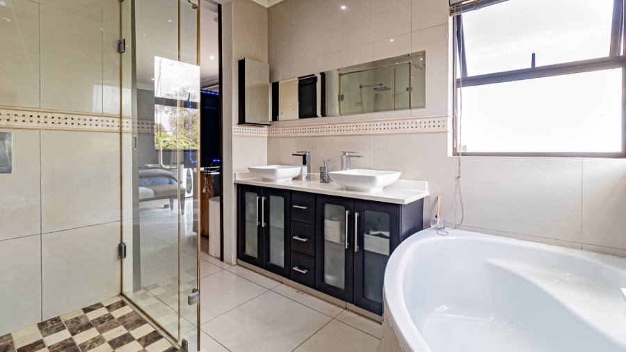 3 Bedroom Property for Sale in Floracliffe Gauteng