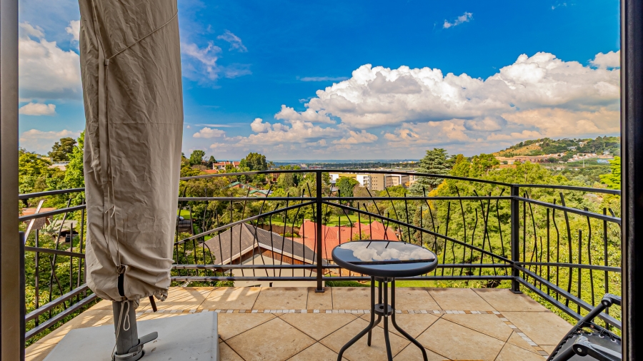 3 Bedroom Property for Sale in Floracliffe Gauteng