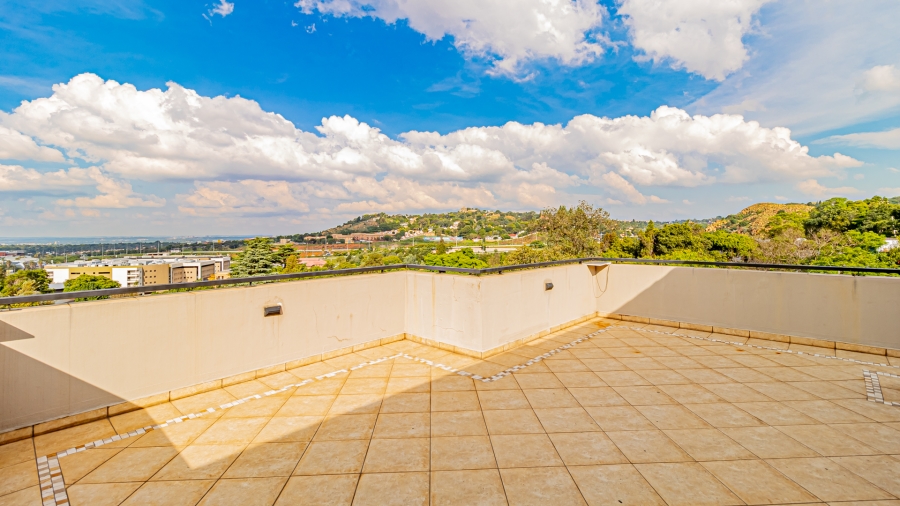 3 Bedroom Property for Sale in Floracliffe Gauteng