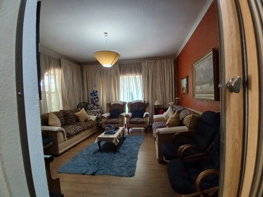 3 Bedroom Property for Sale in Helikonpark Gauteng