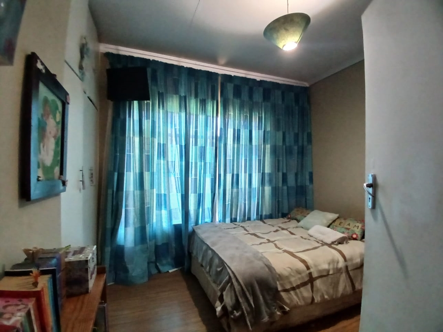 3 Bedroom Property for Sale in Helikonpark Gauteng
