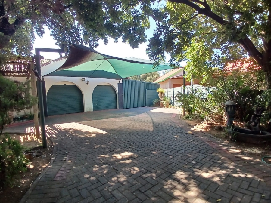 3 Bedroom Property for Sale in Helikonpark Gauteng