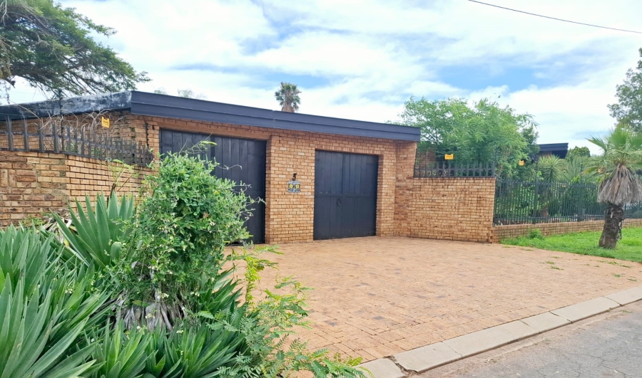 3 Bedroom Property for Sale in Westonaria Gauteng