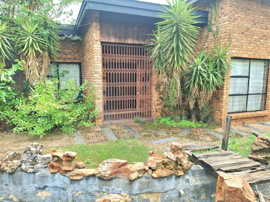 3 Bedroom Property for Sale in Westonaria Gauteng