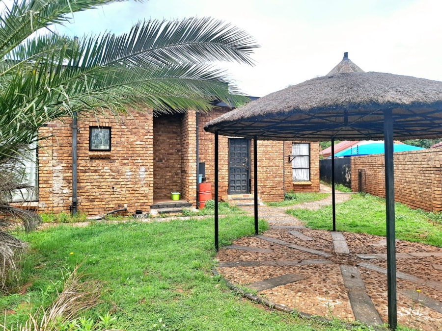 3 Bedroom Property for Sale in Westonaria Gauteng