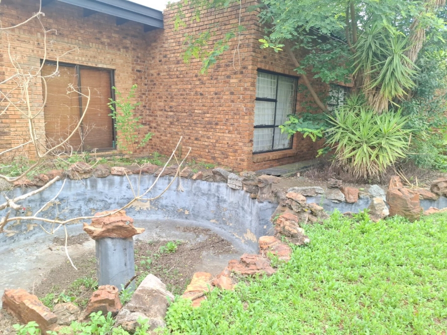 3 Bedroom Property for Sale in Westonaria Gauteng
