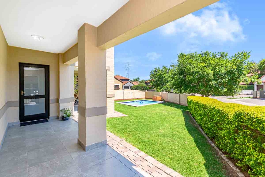 4 Bedroom Property for Sale in Bloubosrand Gauteng