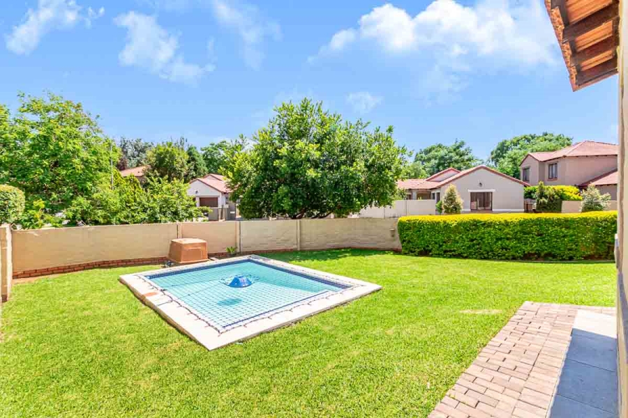 4 Bedroom Property for Sale in Bloubosrand Gauteng
