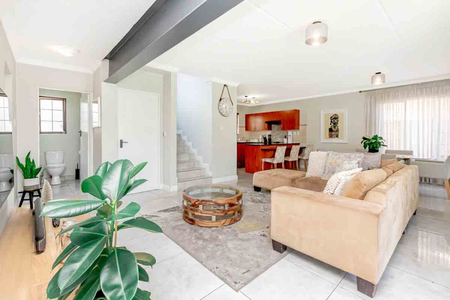 4 Bedroom Property for Sale in Bloubosrand Gauteng