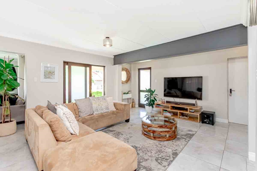 4 Bedroom Property for Sale in Bloubosrand Gauteng