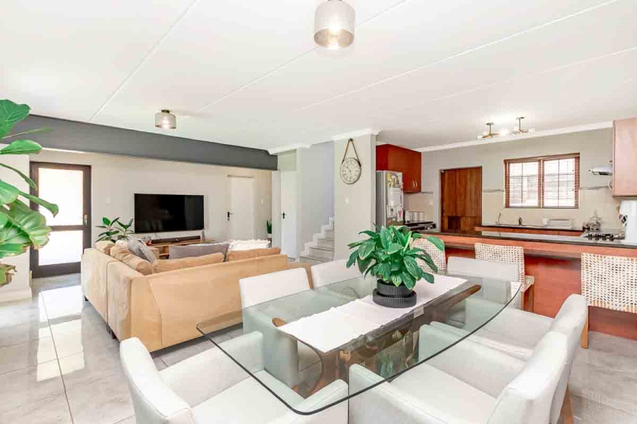 4 Bedroom Property for Sale in Bloubosrand Gauteng