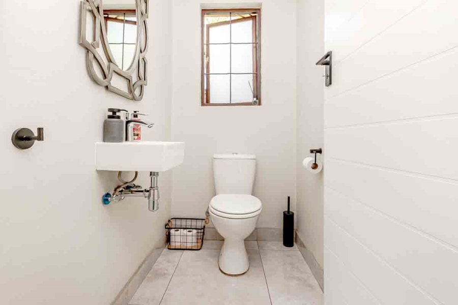 4 Bedroom Property for Sale in Bloubosrand Gauteng