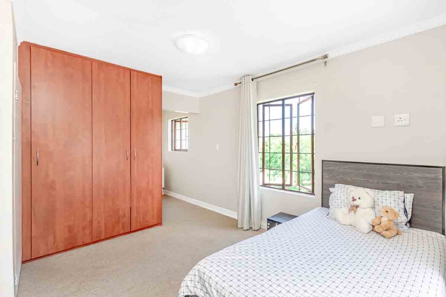 4 Bedroom Property for Sale in Bloubosrand Gauteng