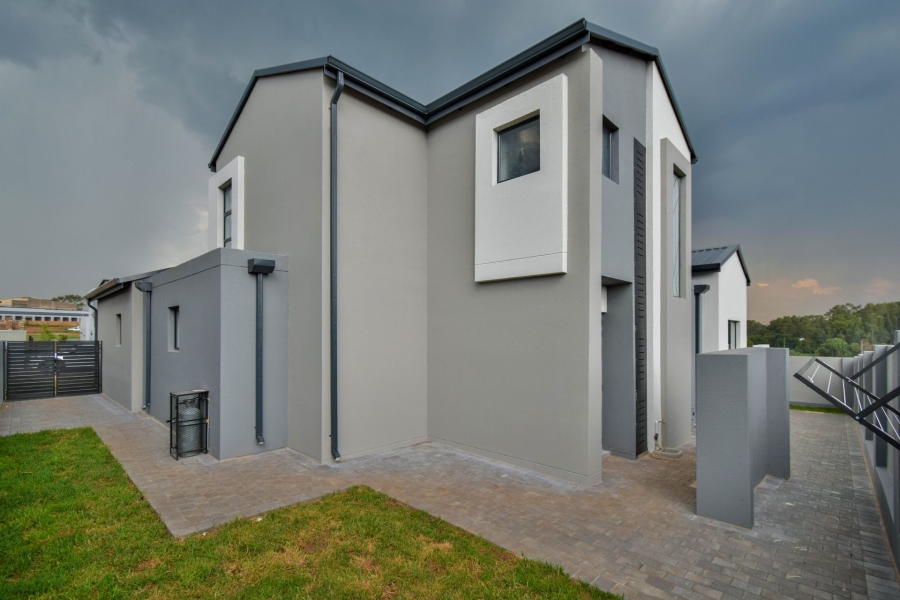 4 Bedroom Property for Sale in Fountainbrook Estate Gauteng
