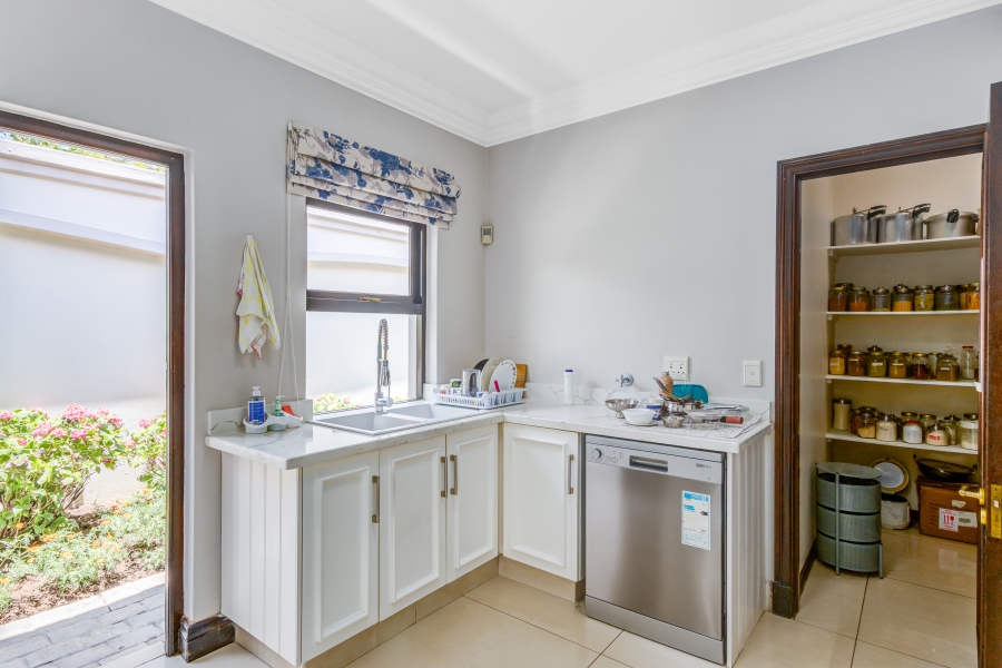 To Let 6 Bedroom Property for Rent in Dainfern Golf Estate Gauteng