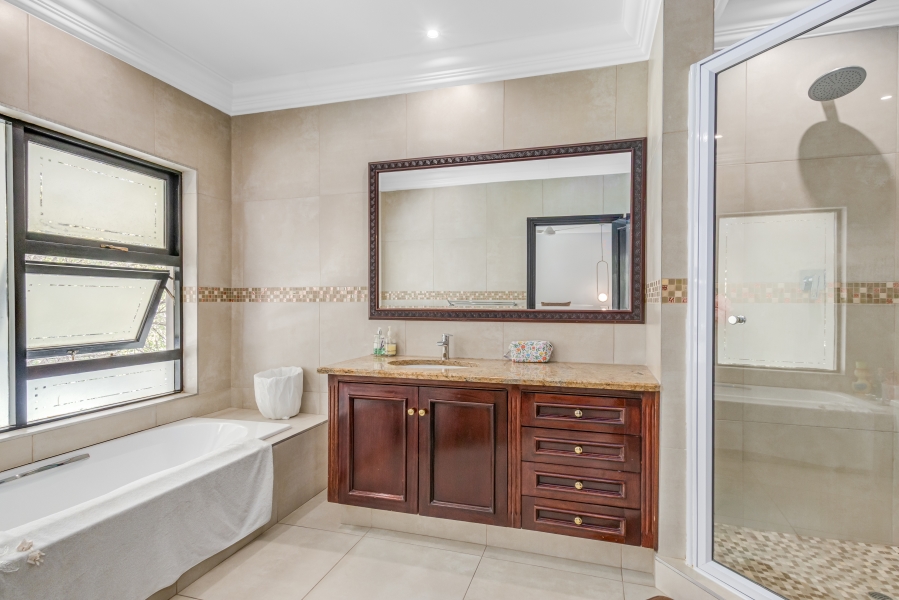 To Let 6 Bedroom Property for Rent in Dainfern Golf Estate Gauteng