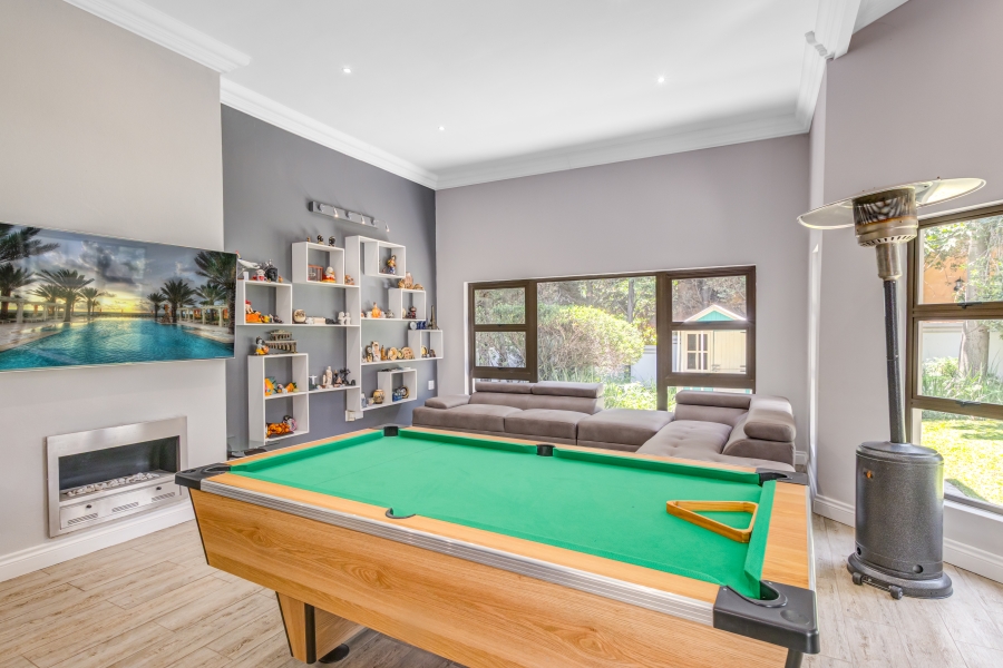 To Let 6 Bedroom Property for Rent in Dainfern Golf Estate Gauteng