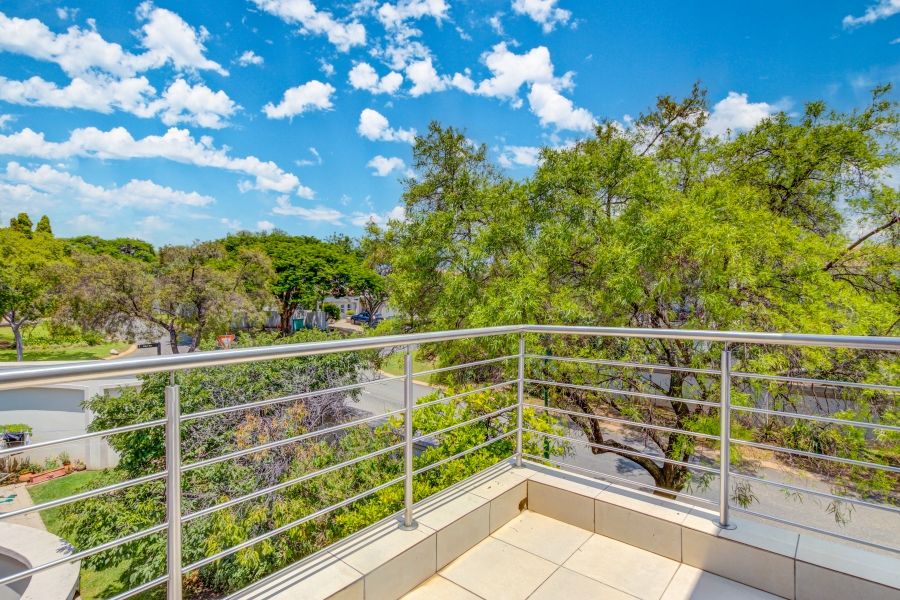 To Let 6 Bedroom Property for Rent in Dainfern Golf Estate Gauteng