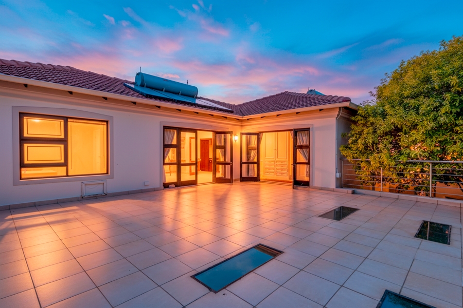 To Let 6 Bedroom Property for Rent in Dainfern Golf Estate Gauteng