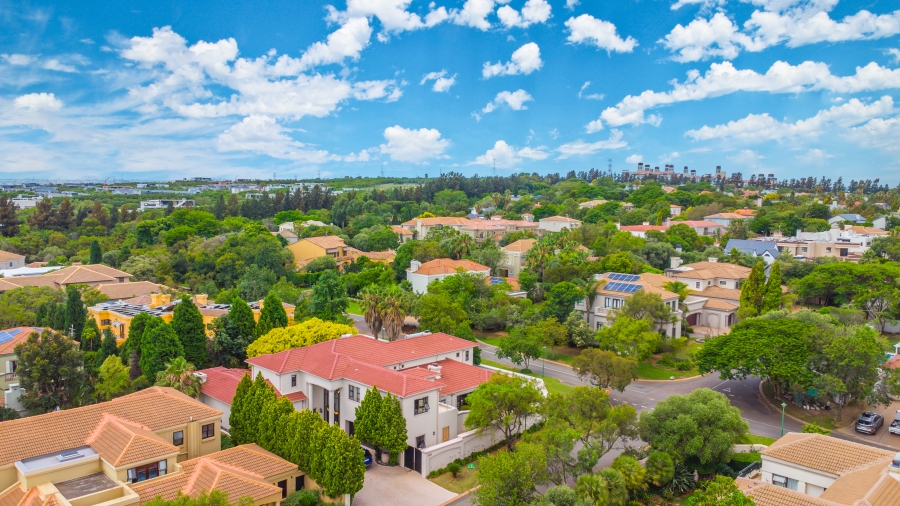 To Let 6 Bedroom Property for Rent in Dainfern Golf Estate Gauteng