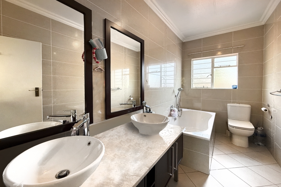 3 Bedroom Property for Sale in River Club Gauteng