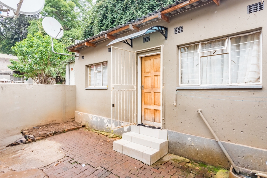 11 Bedroom Property for Sale in Bezuidenhout Valley Gauteng